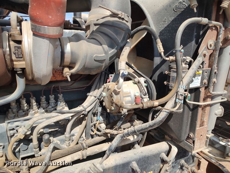 image for item LU9237 1996 Mack CH600  semi truck