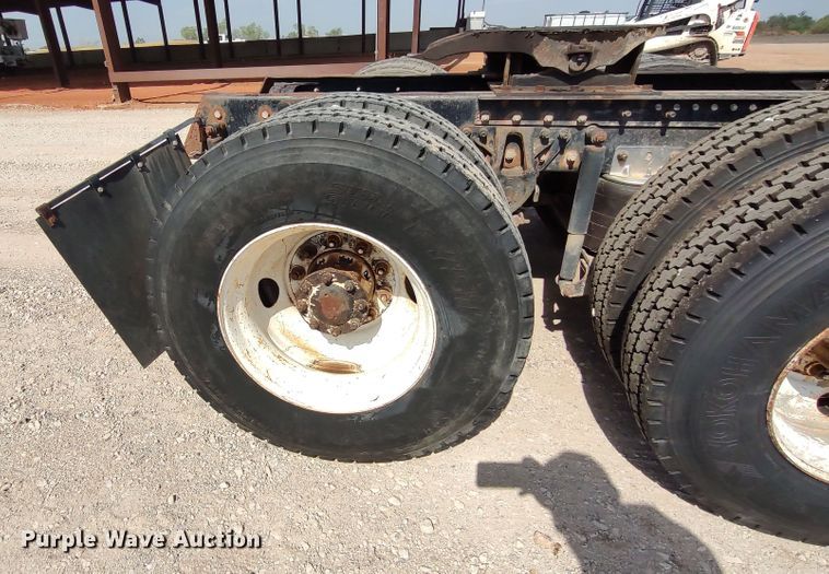 image for item LU9237 1996 Mack CH600  semi truck