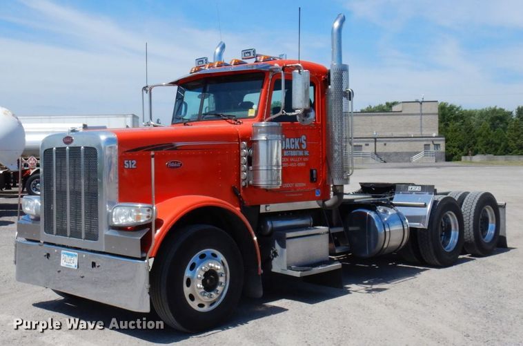 image for item MF9722 2012 Peterbilt 388  semi truck