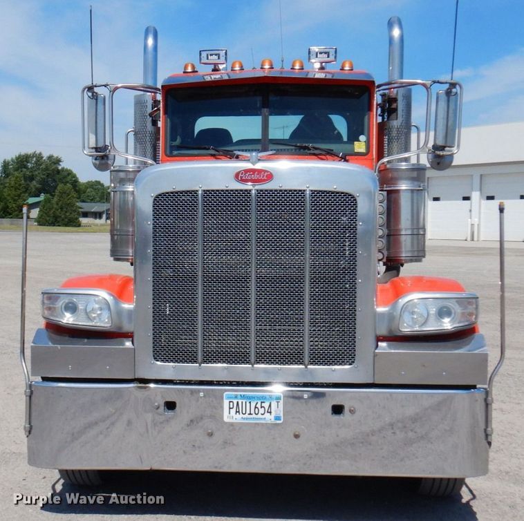 image for item MF9722 2012 Peterbilt 388  semi truck