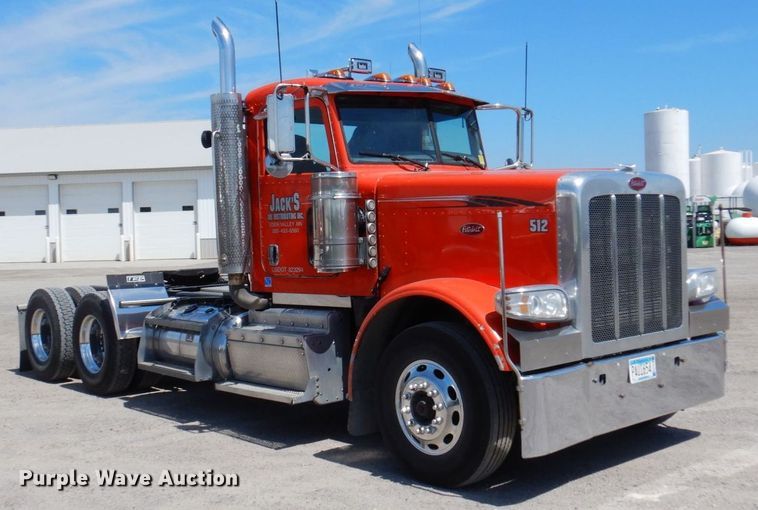 image for item MF9722 2012 Peterbilt 388  semi truck