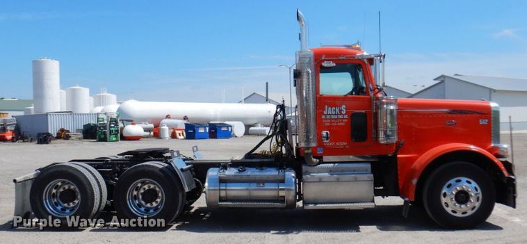 image for item MF9722 2012 Peterbilt 388  semi truck