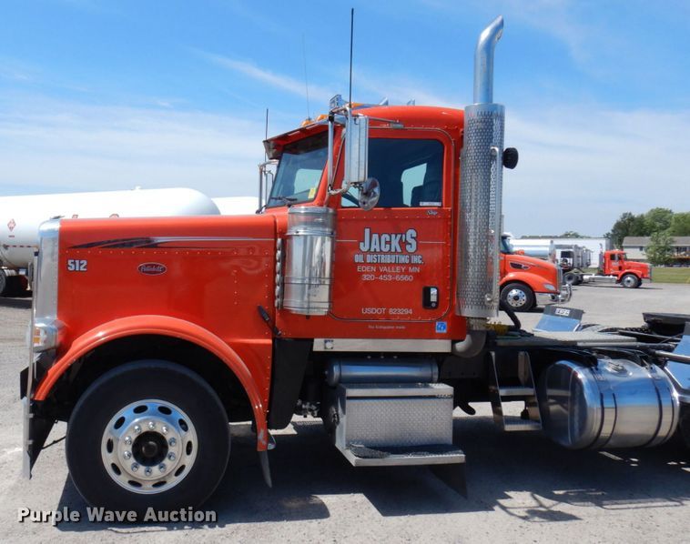 image for item MF9722 2012 Peterbilt 388  semi truck