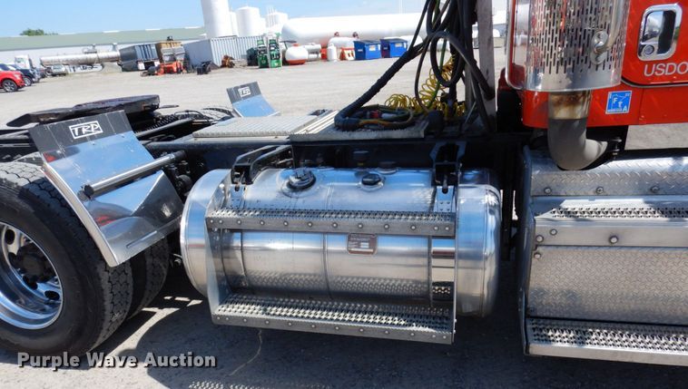 image for item MF9722 2012 Peterbilt 388  semi truck