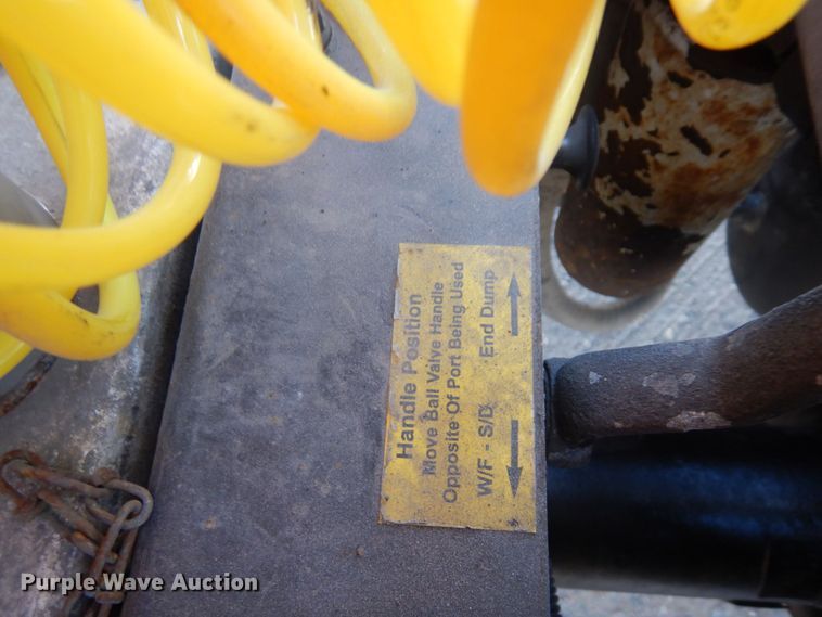 image for item MF9722 2012 Peterbilt 388  semi truck