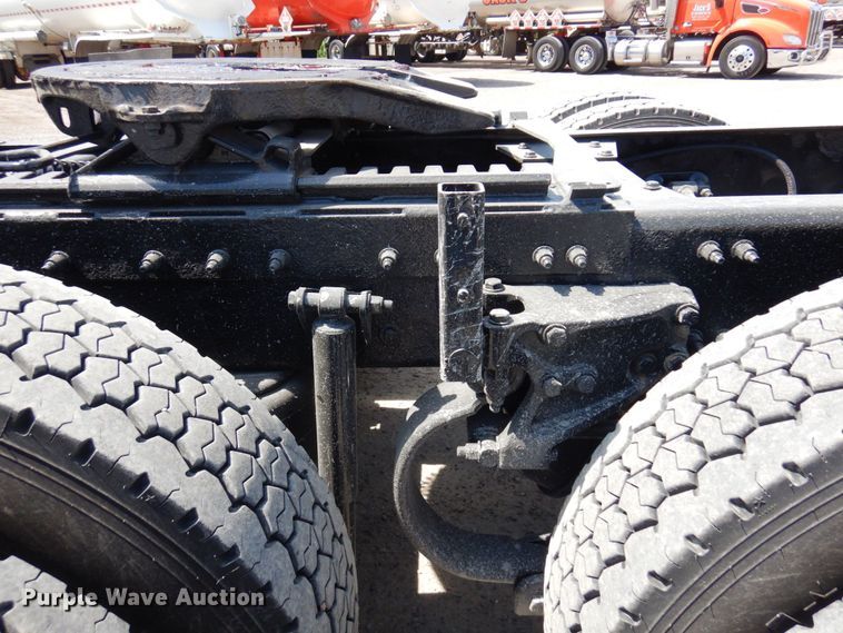 image for item MF9722 2012 Peterbilt 388  semi truck