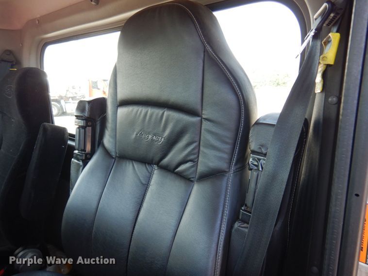 image for item MF9722 2012 Peterbilt 388  semi truck