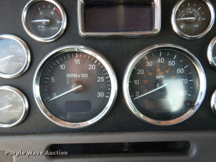 image for item MF9722 2012 Peterbilt 388  semi truck