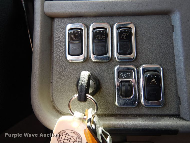 image for item MF9722 2012 Peterbilt 388  semi truck