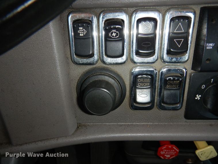 image for item MF9722 2012 Peterbilt 388  semi truck