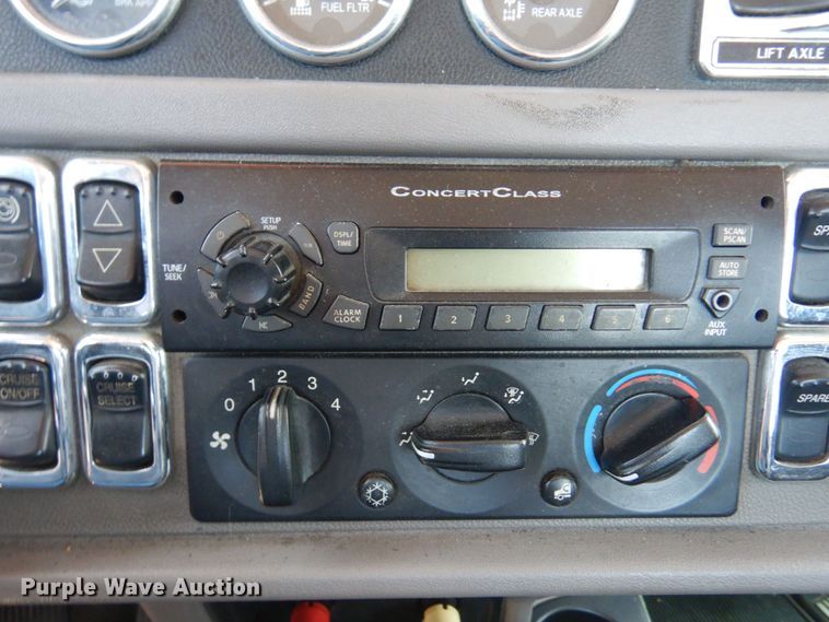 image for item MF9722 2012 Peterbilt 388  semi truck