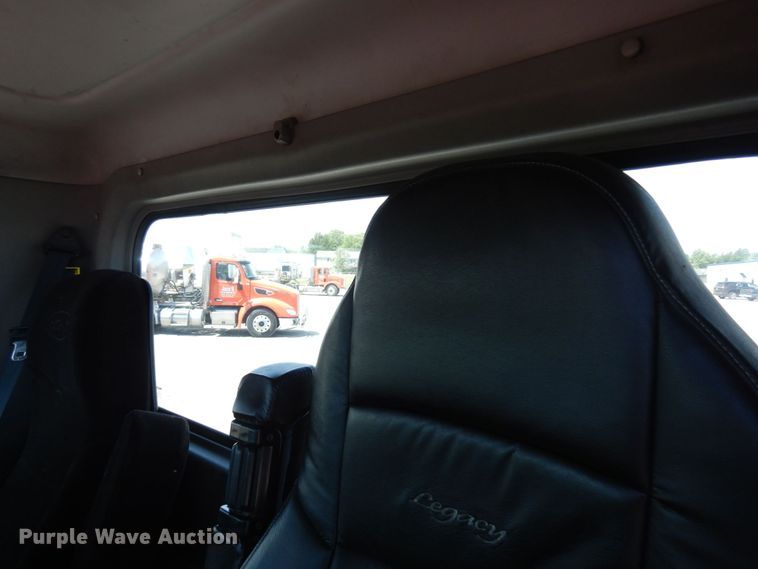 image for item MF9722 2012 Peterbilt 388  semi truck