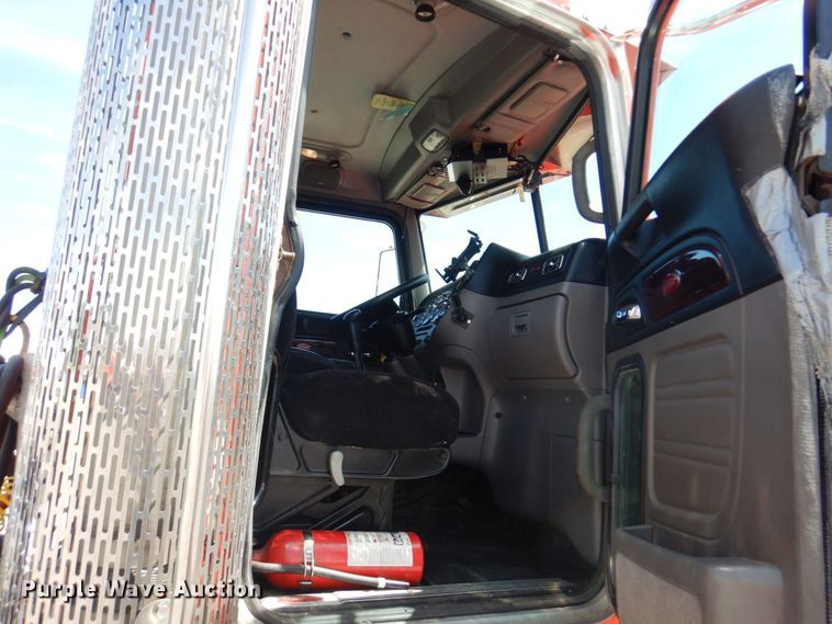 image for item MF9722 2012 Peterbilt 388  semi truck