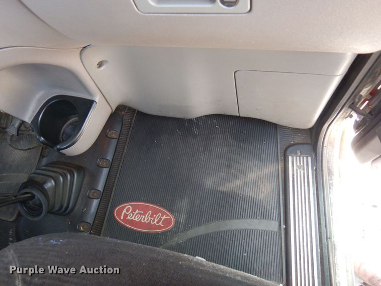 image for item MF9722 2012 Peterbilt 388  semi truck