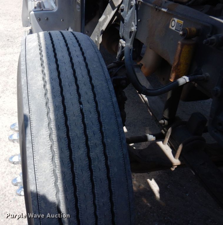 image for item MF9722 2012 Peterbilt 388  semi truck