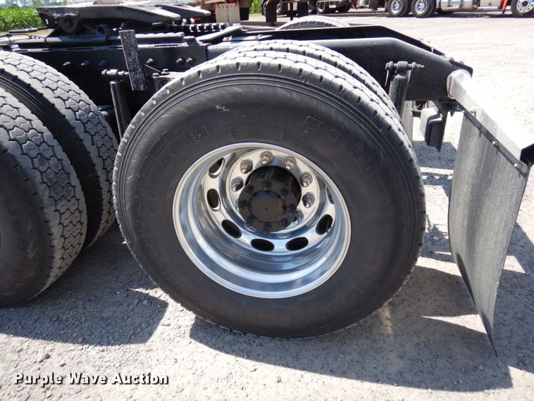 image for item MF9722 2012 Peterbilt 388  semi truck