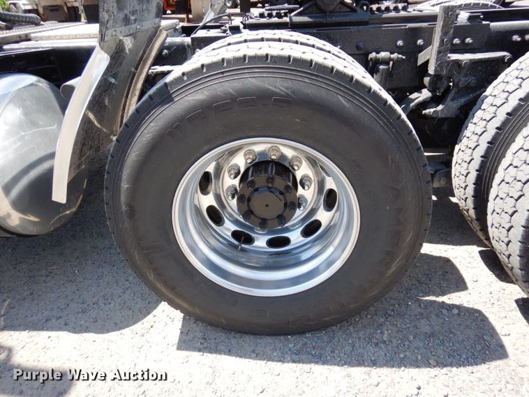 image for item MF9722 2012 Peterbilt 388  semi truck