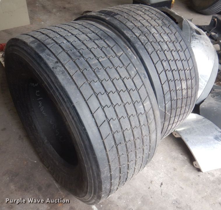 image for item MU9719 (2) Bridgestone Greatec M835 445/50R22.5 recapped tires