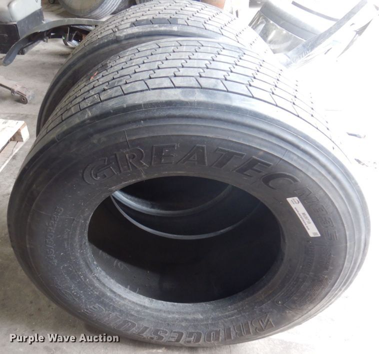 image for item MU9719 (2) Bridgestone Greatec M835 445/50R22.5 recapped tires