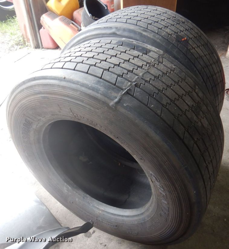 image for item MU9719 (2) Bridgestone Greatec M835 445/50R22.5 recapped tires