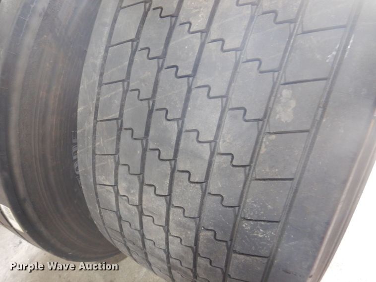 image for item MU9719 (2) Bridgestone Greatec M835 445/50R22.5 recapped tires