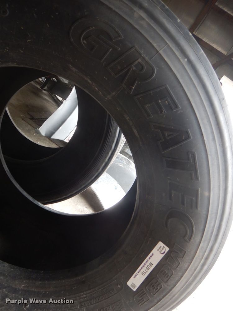 image for item MU9719 (2) Bridgestone Greatec M835 445/50R22.5 recapped tires