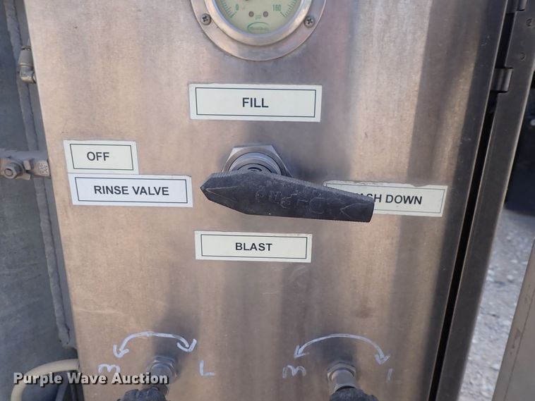 image for item DF5017 EcoQuip EQ600  abrasive blaster