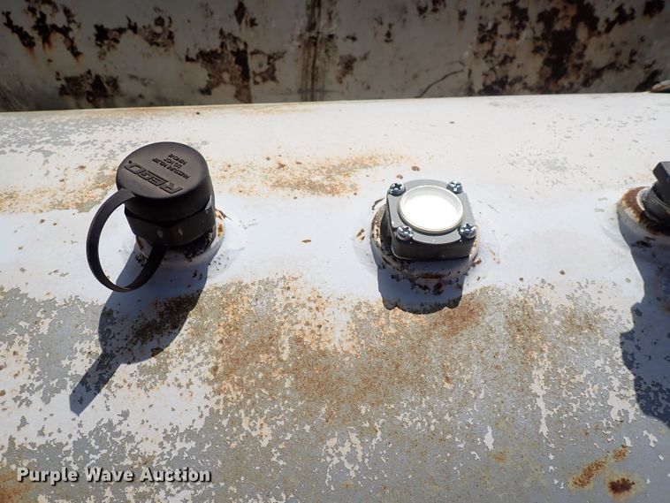 image for item DF5018 (2) propane tanks