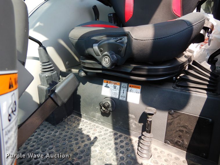 image for item DH8500 2021 Mahindra 2655 HST  MFWD tractor