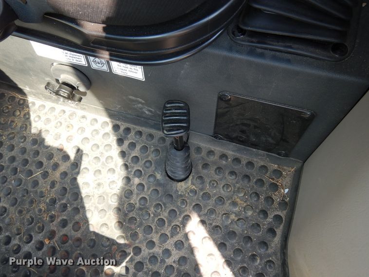 image for item DH8500 2021 Mahindra 2655 HST  MFWD tractor