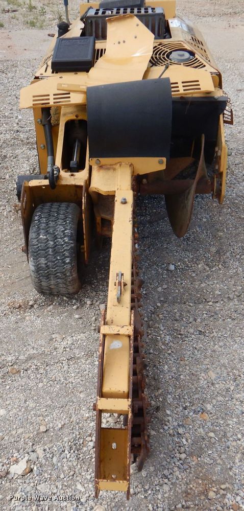 image for item DJ3850 2005 Vermeer RT200  trencher