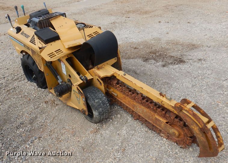 image for item DJ3850 2005 Vermeer RT200  trencher