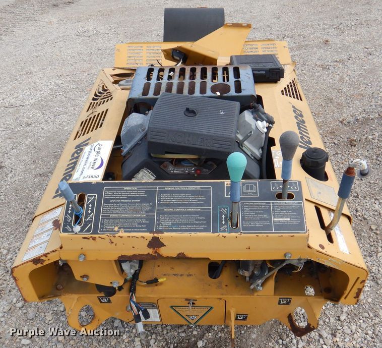 image for item DJ3850 2005 Vermeer RT200  trencher