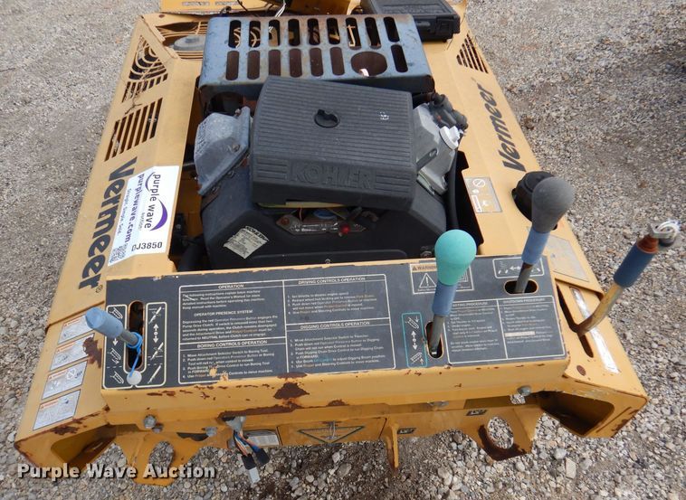 image for item DJ3850 2005 Vermeer RT200  trencher