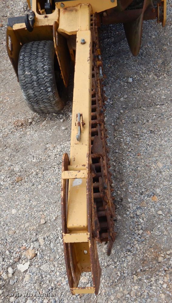 image for item DJ3850 2005 Vermeer RT200  trencher