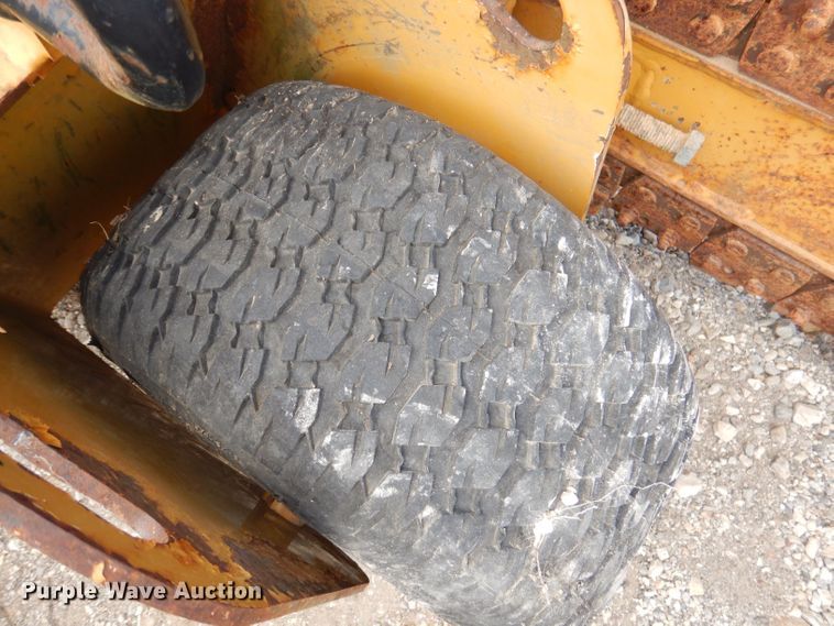 image for item DJ3850 2005 Vermeer RT200  trencher