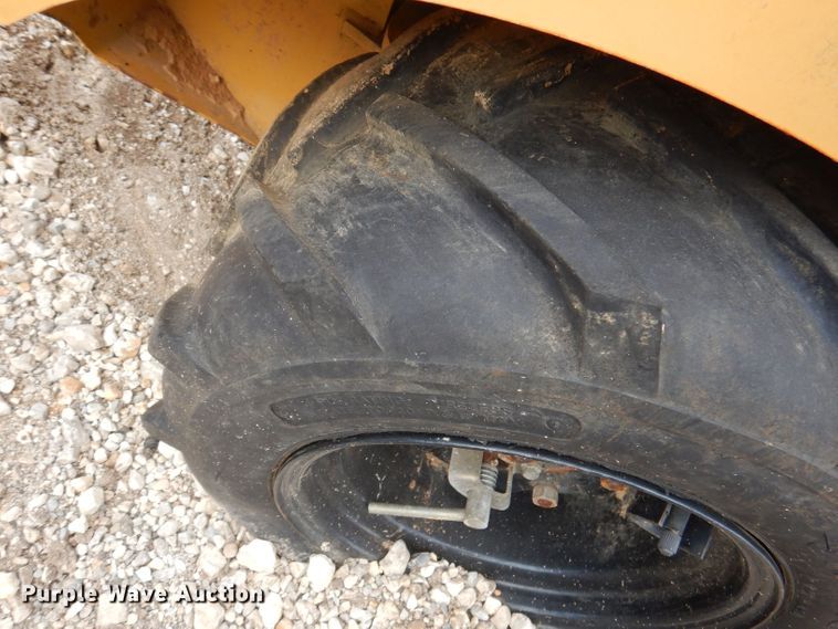 image for item DJ3850 2005 Vermeer RT200  trencher