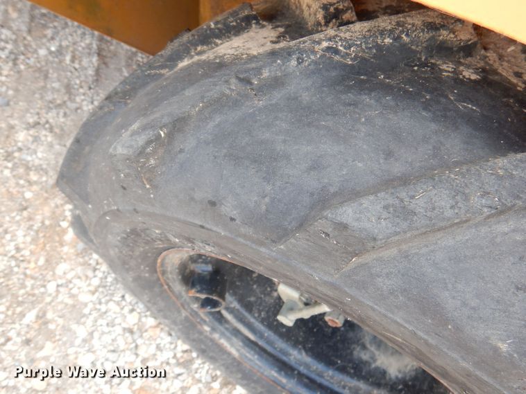 image for item DJ3850 2005 Vermeer RT200  trencher