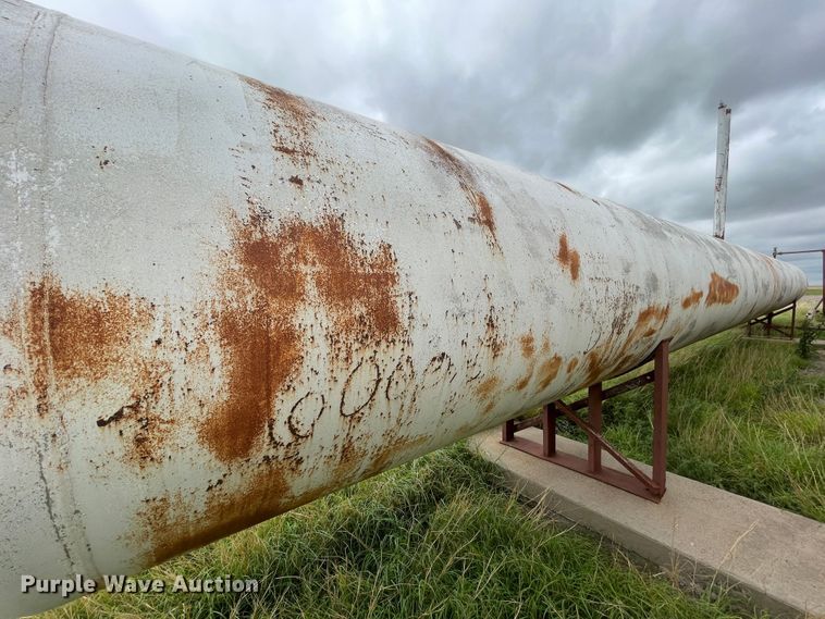 image for item DJ5214 (2) propane tanks