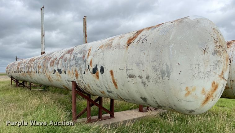 image for item DJ5214 (2) propane tanks