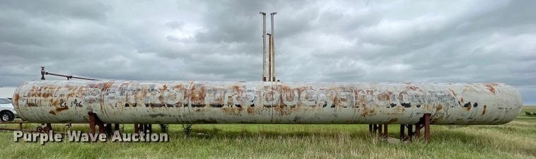 image for item DJ5214 (2) propane tanks