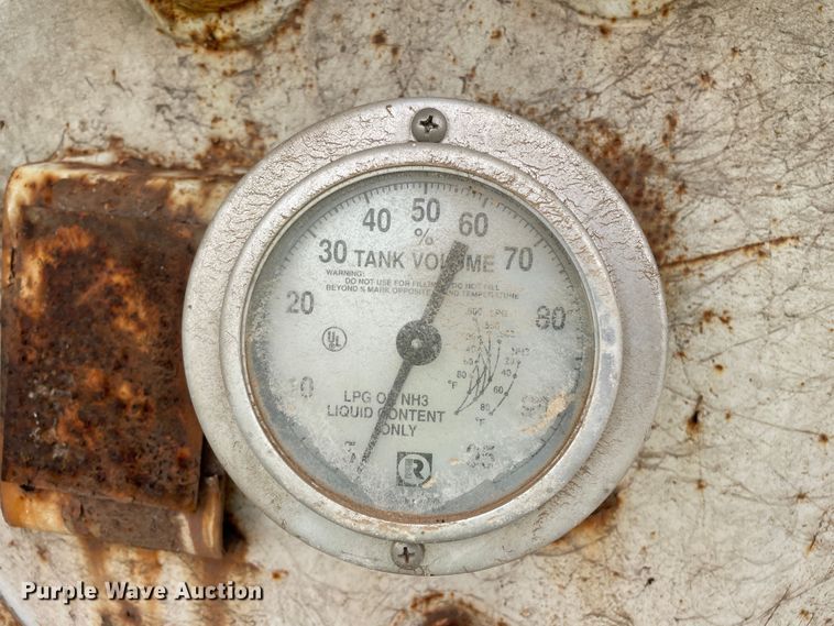 image for item DJ5214 (2) propane tanks