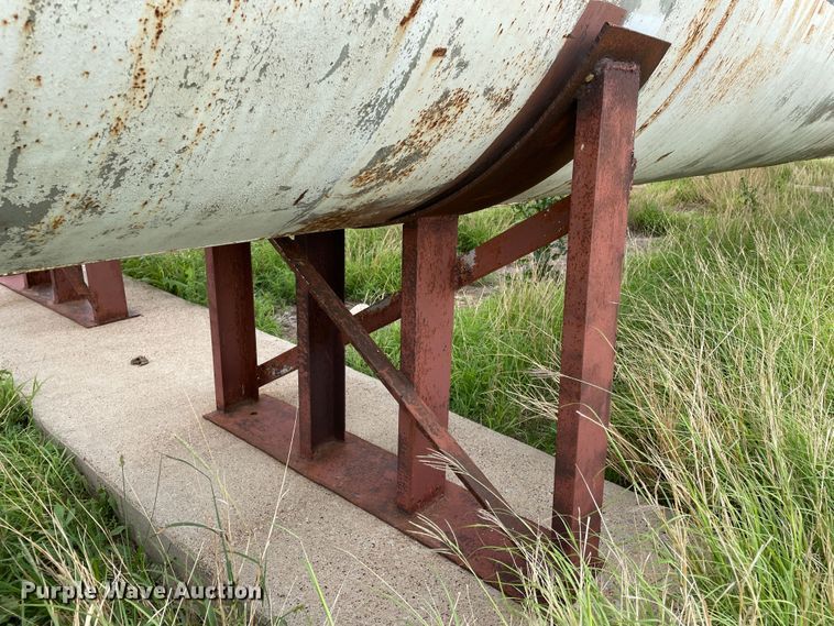 image for item DJ5214 (2) propane tanks