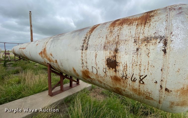 image for item DJ5214 (2) propane tanks