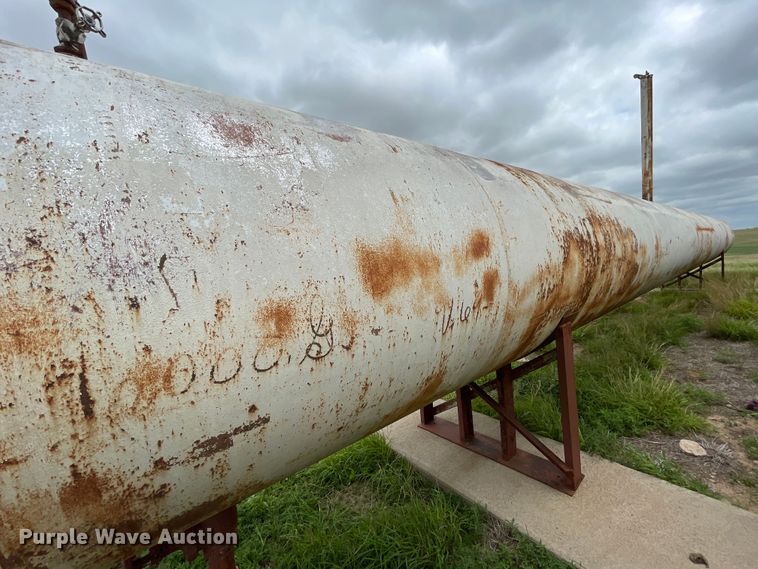 image for item DJ5214 (2) propane tanks