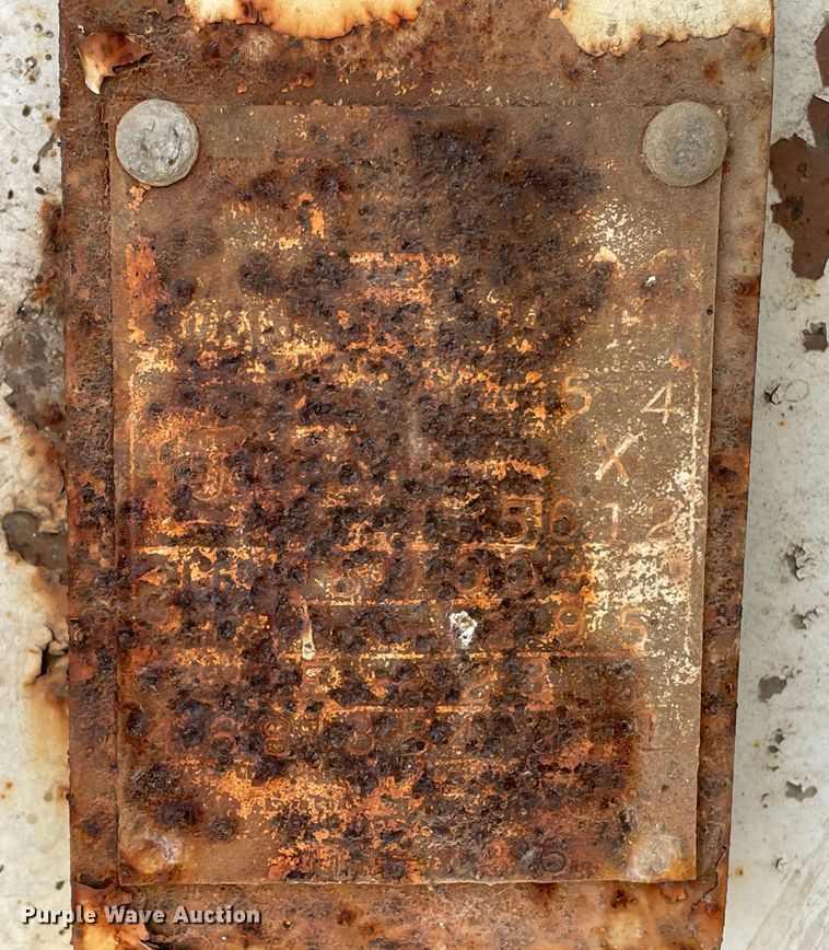 image for item DJ5214 (2) propane tanks