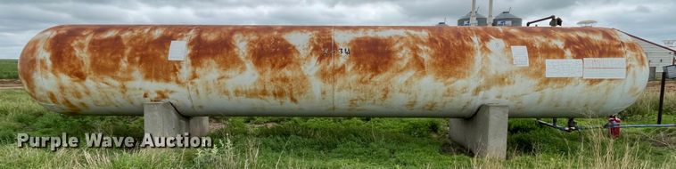 image for item DJ5216 1986 Riley Beard  propane tank