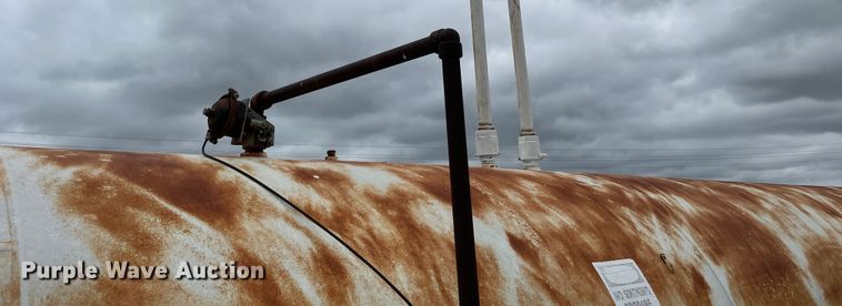 image for item DJ5216 1986 Riley Beard  propane tank