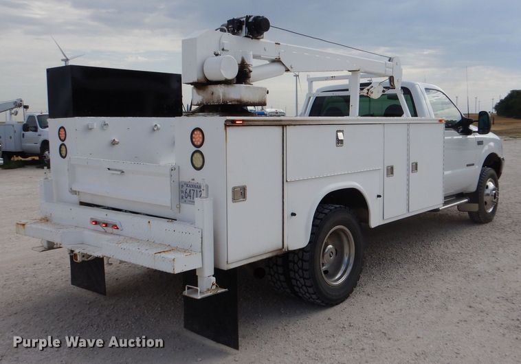 image for item DJ7669 1999 Ford F450 Super Duty XLT  utility / service truck