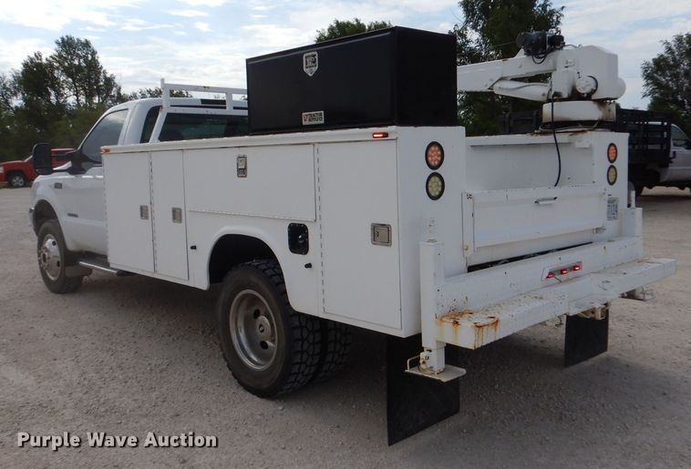 image for item DJ7669 1999 Ford F450 Super Duty XLT  utility / service truck